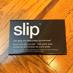Slip Silk Pillowcase in Black